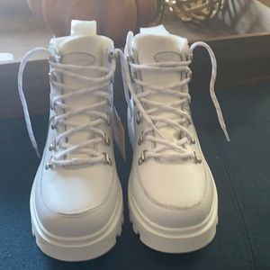 Skechers Renegade Heart White